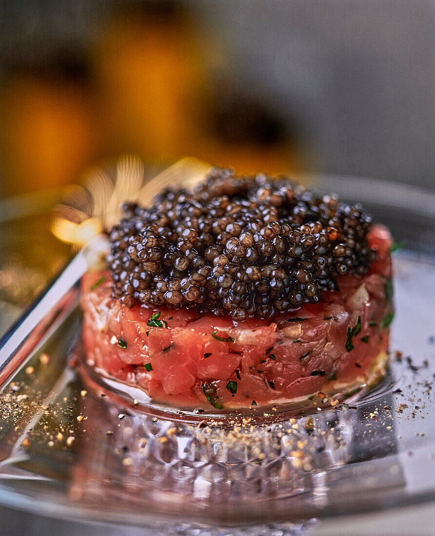 Veal tartar with caviar (Close Up)