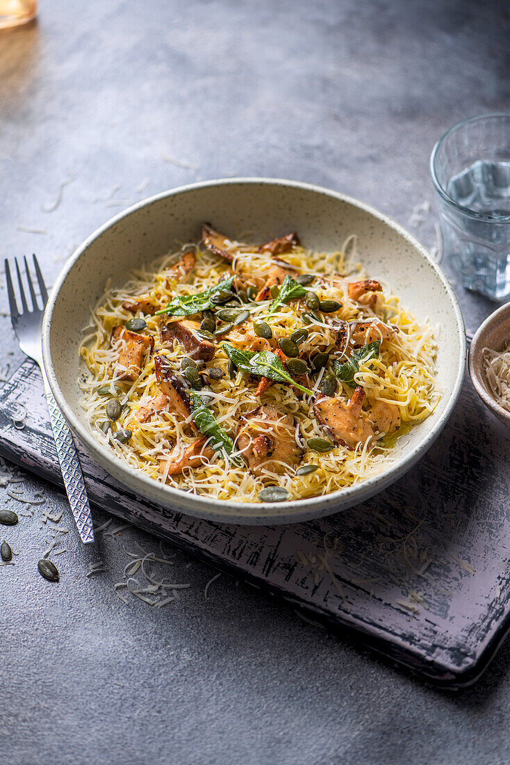 Pasta with mushrooms, sage, black pepper and pumpkin seeds