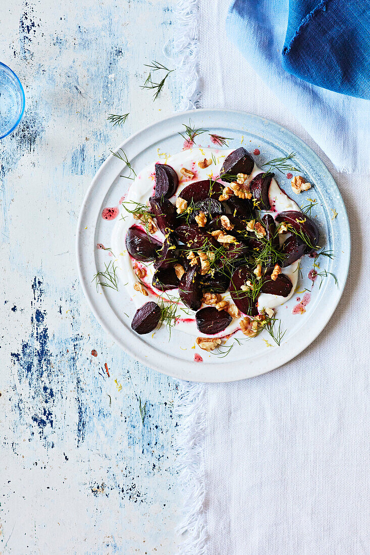 Beetroot salad with yoghurt and walnuts