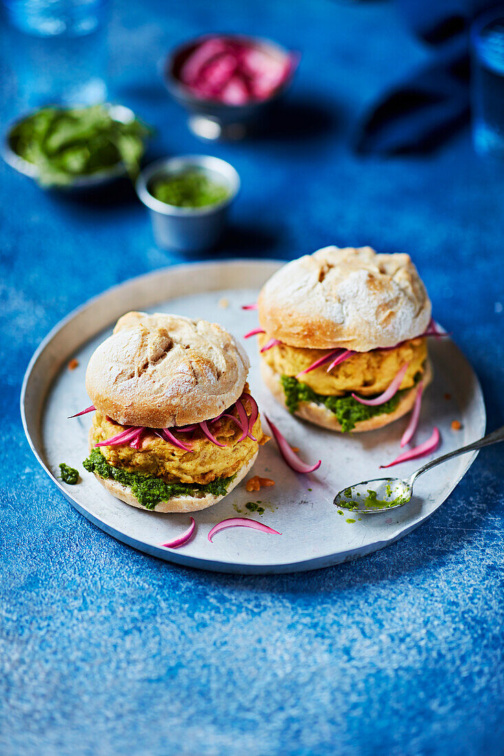 Onion bhaji burger