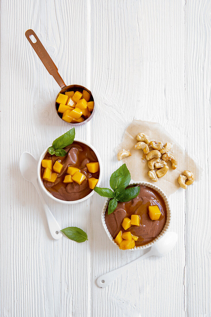 Vegan chocolate mousse with cashew and mango
