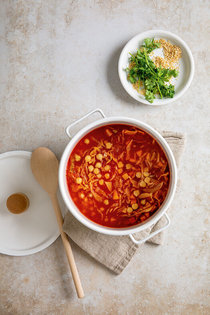 White coal stew with chickpeas