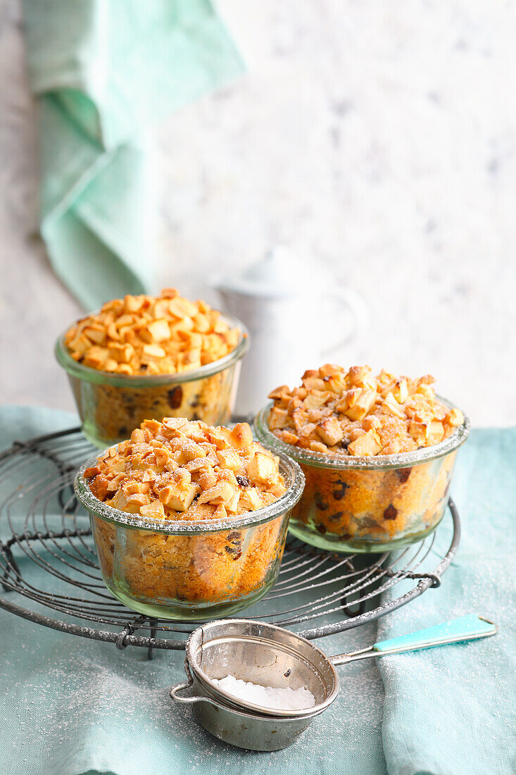 Apfel-Erdnuss-Zimtkuchen im Glas