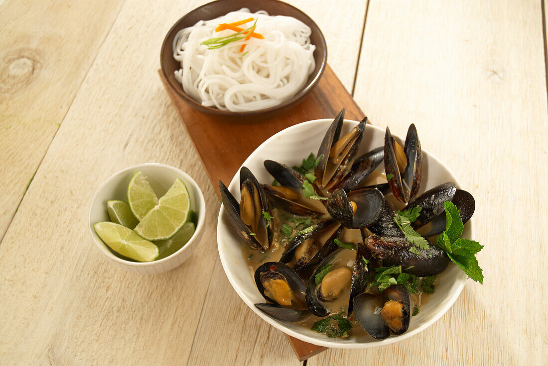 Mussels with green curry