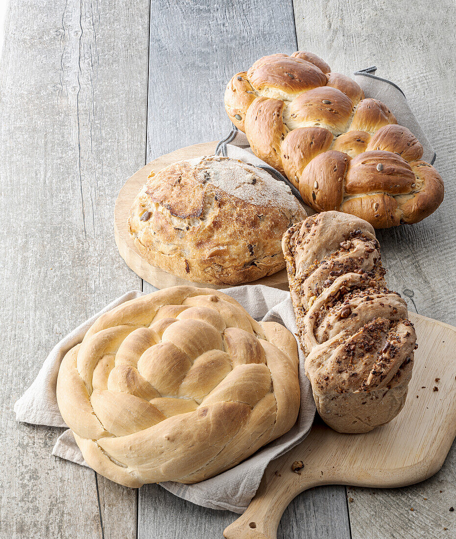 Verschiedene selbstgebacken Brote