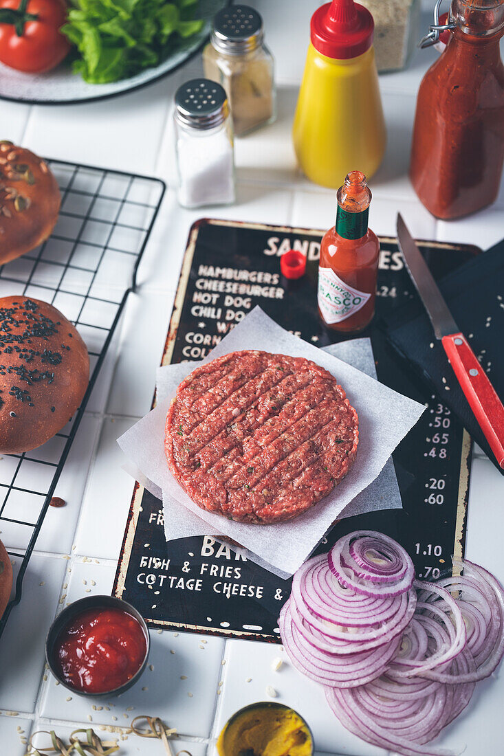 Burgerpatty mit Zutaten