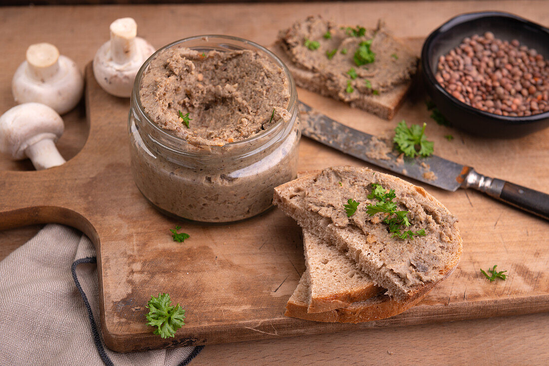 Veganer Aufstrich (Leberwurstersatz) aus Linsen und Champignons