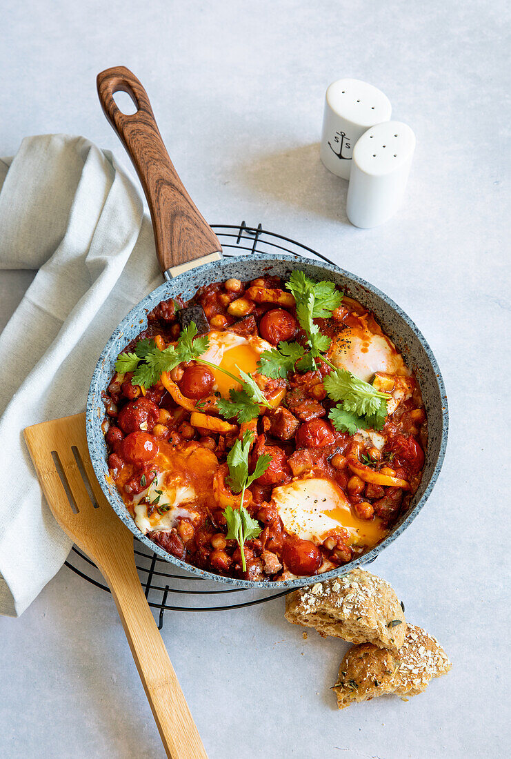 Oriental ratatouille pan with eggs