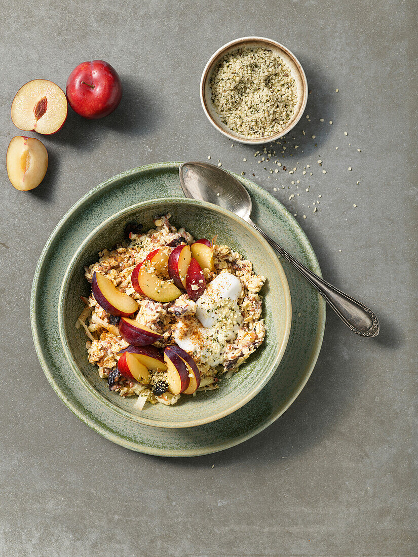 Overnight Oats with plums