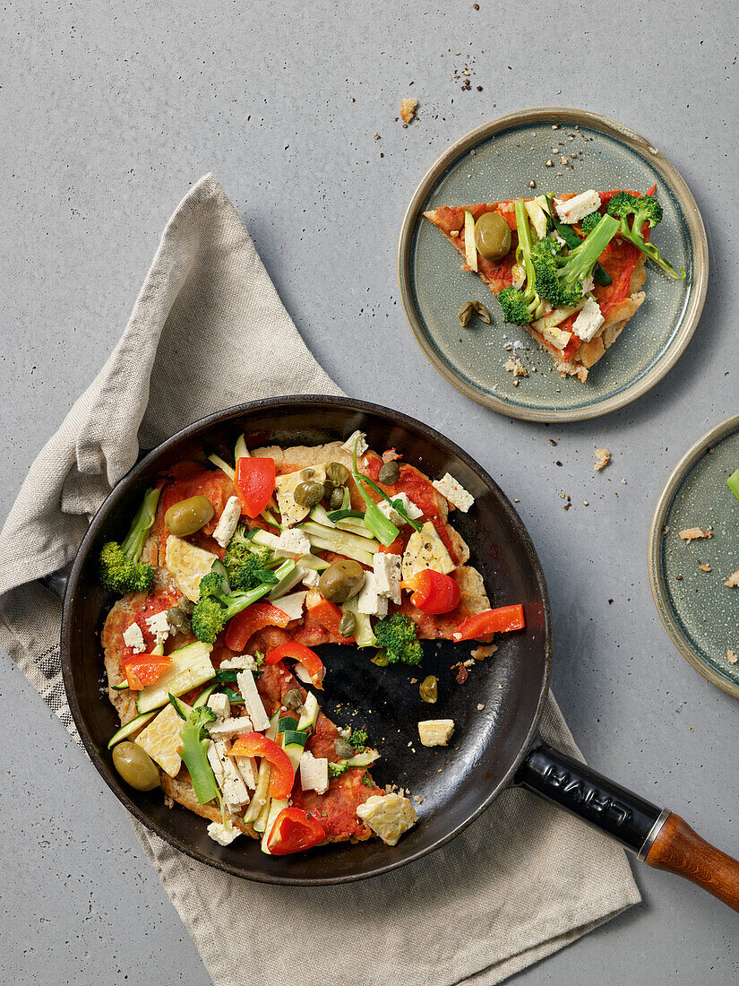 Quick buckwheat pan pizza with tempeh