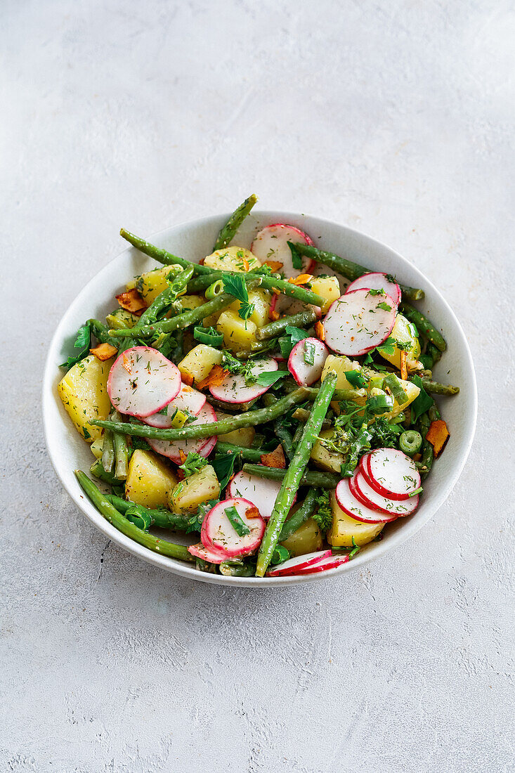 Kartoffel-Bohnen-Salat mit Radieschen