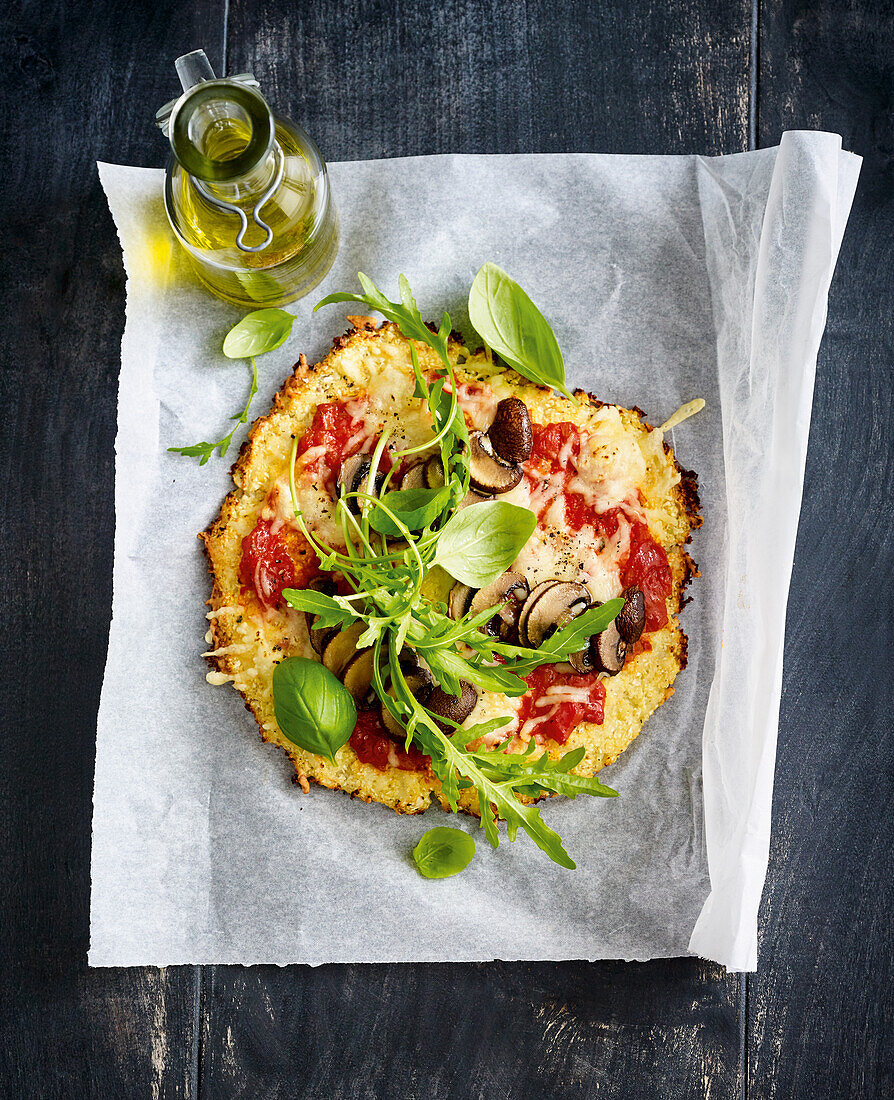 Low-Carb-Pizza mit Blumenkohlboden