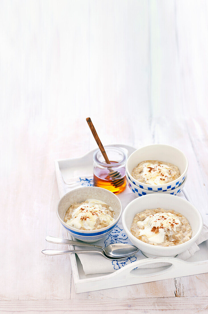 Apple and linseed porridge