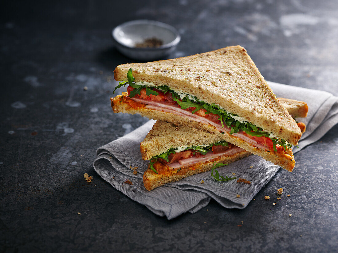 Schinken-Tomaten-Sandwich