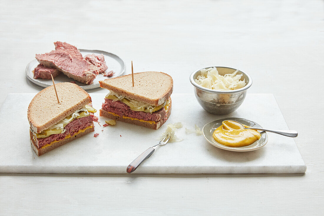 Sandwich mit gesalzenem Rindfleisch