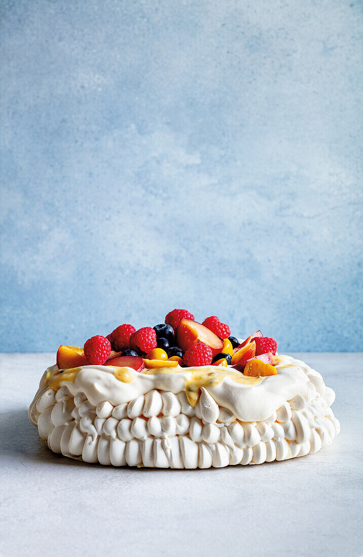 Simple summer pavlova