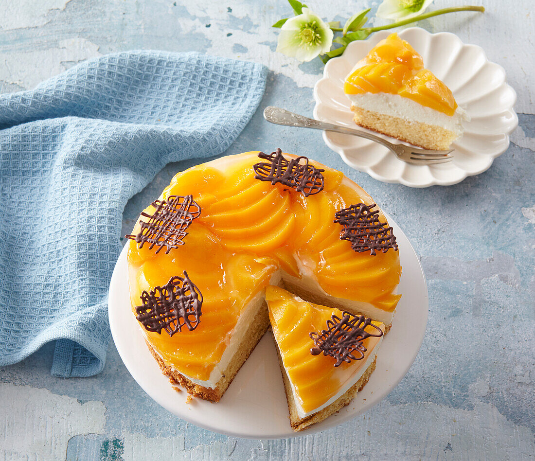 Peach sponge cake with jelly