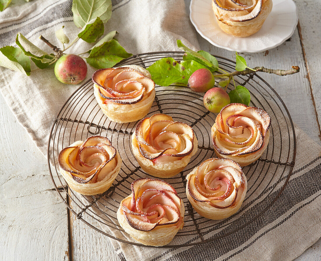 Apple rose muffins