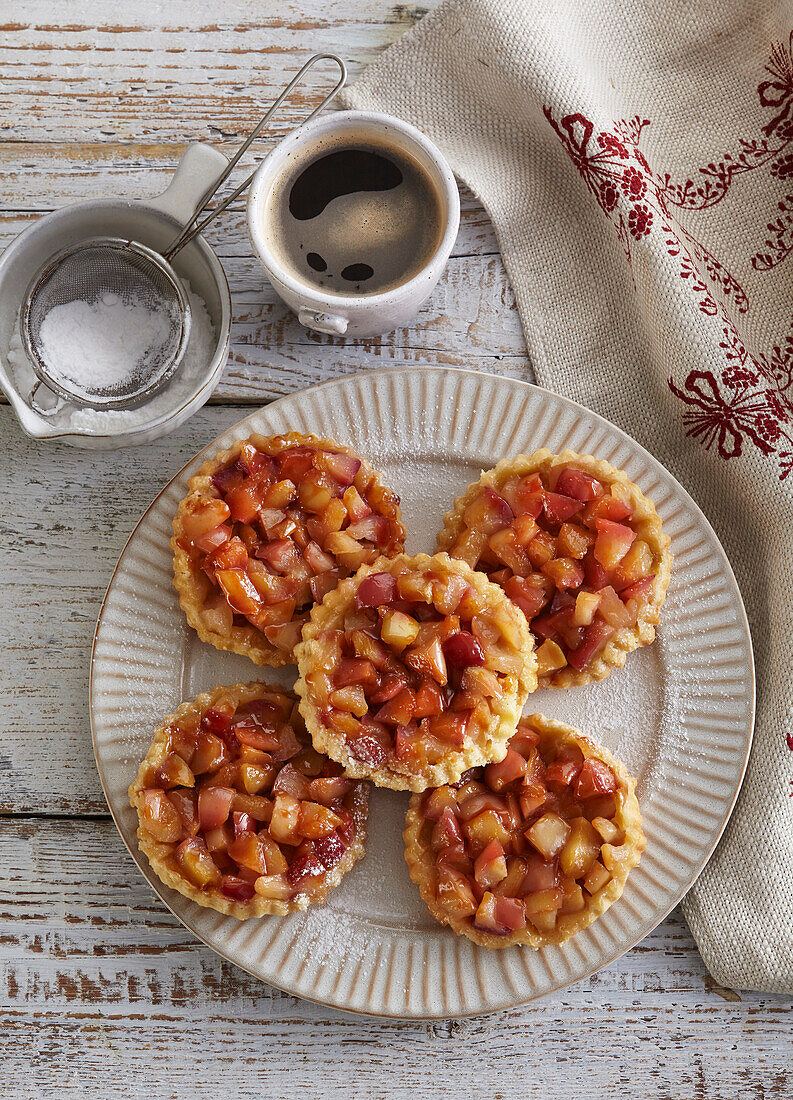 Caramelised apple tartlets