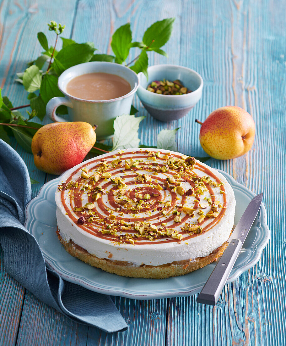 Pear cheesecake with pistachios