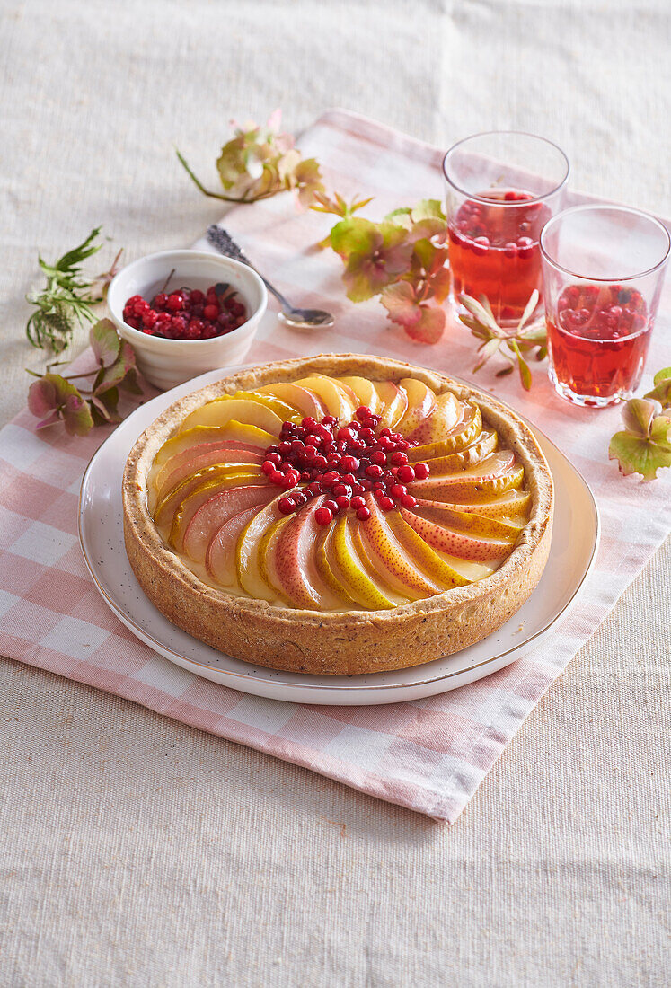 Pear cake with Lingonberries