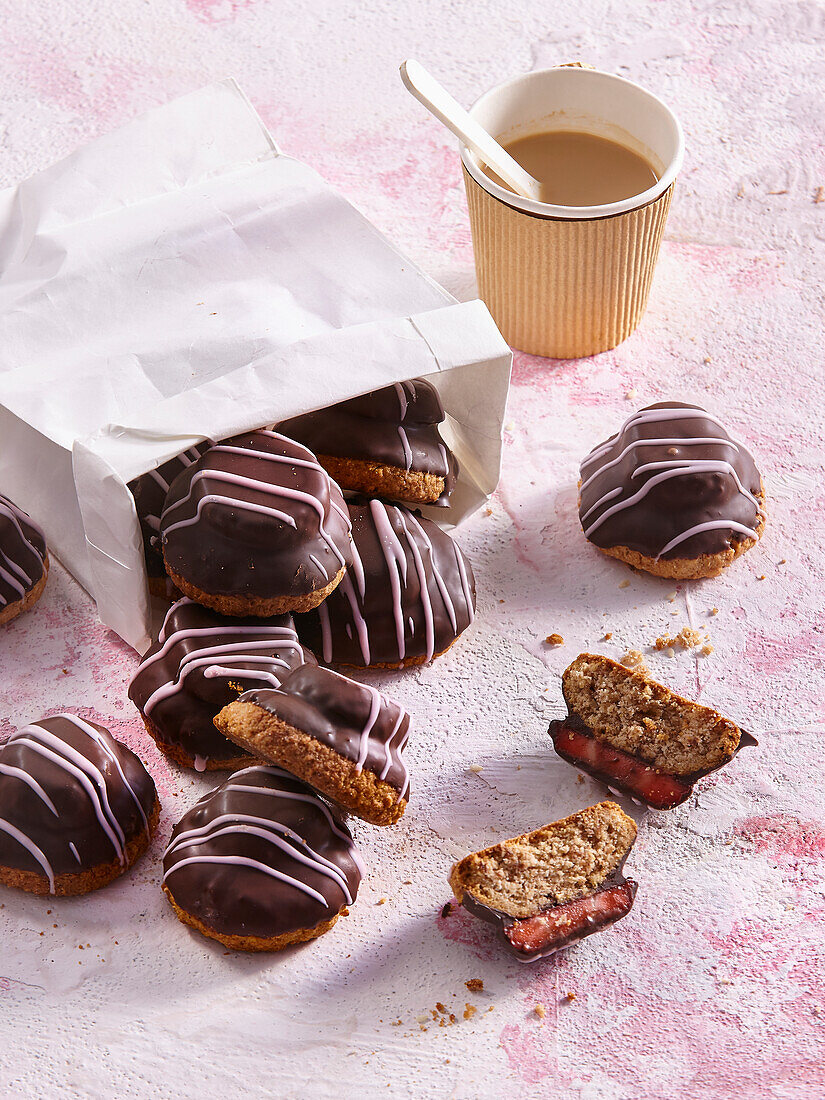 Oat cookies with strawberries and chocolate icing