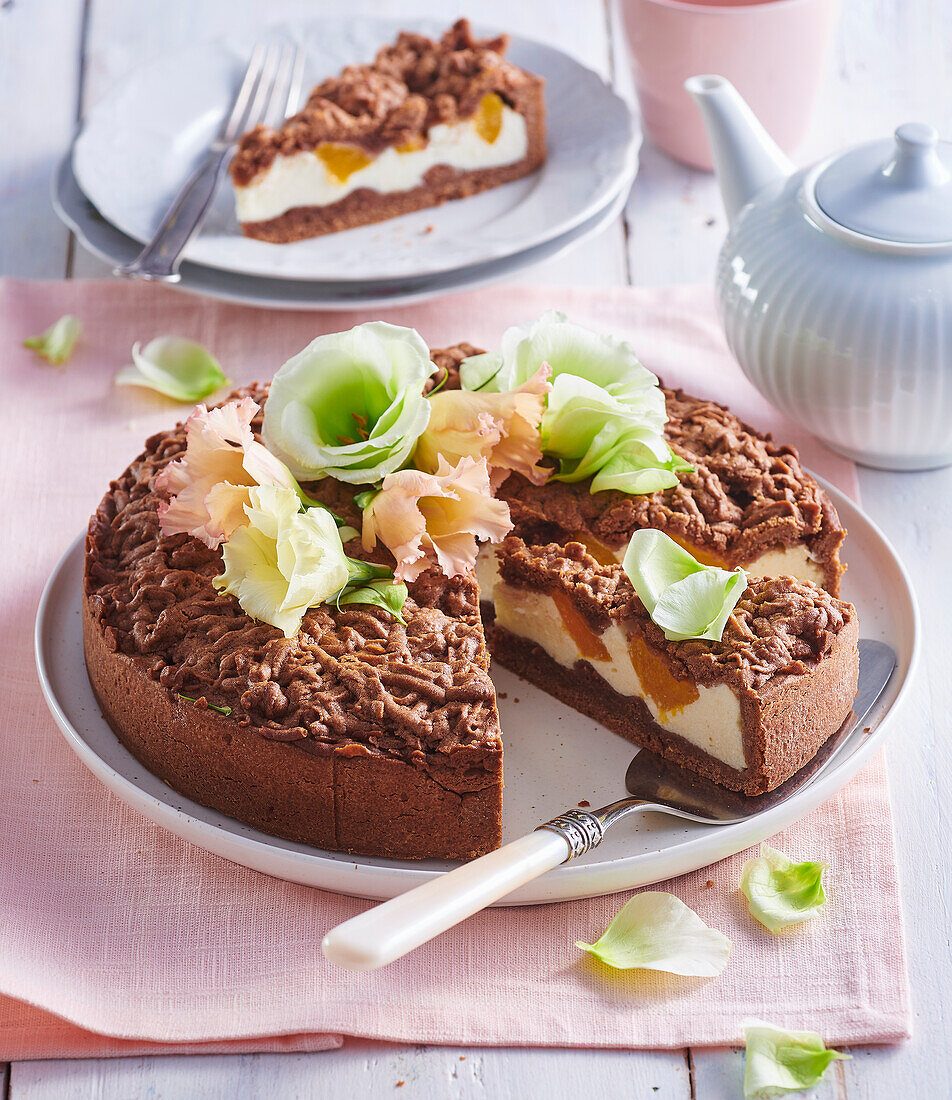 Cocoa quark cake with peaches