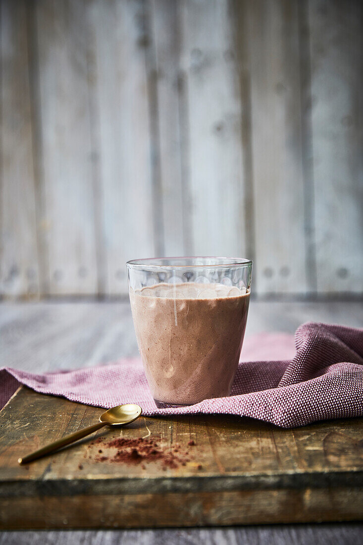 Banana-cocoa smoothie