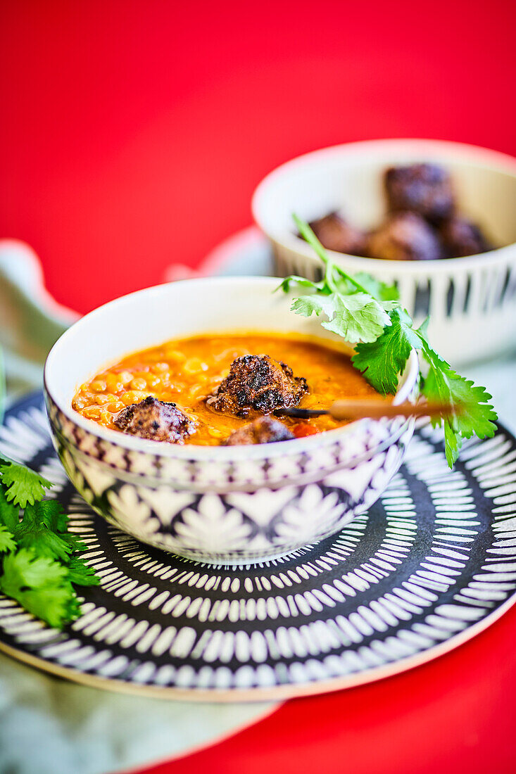 Linsensuppe mit Hackbällchen