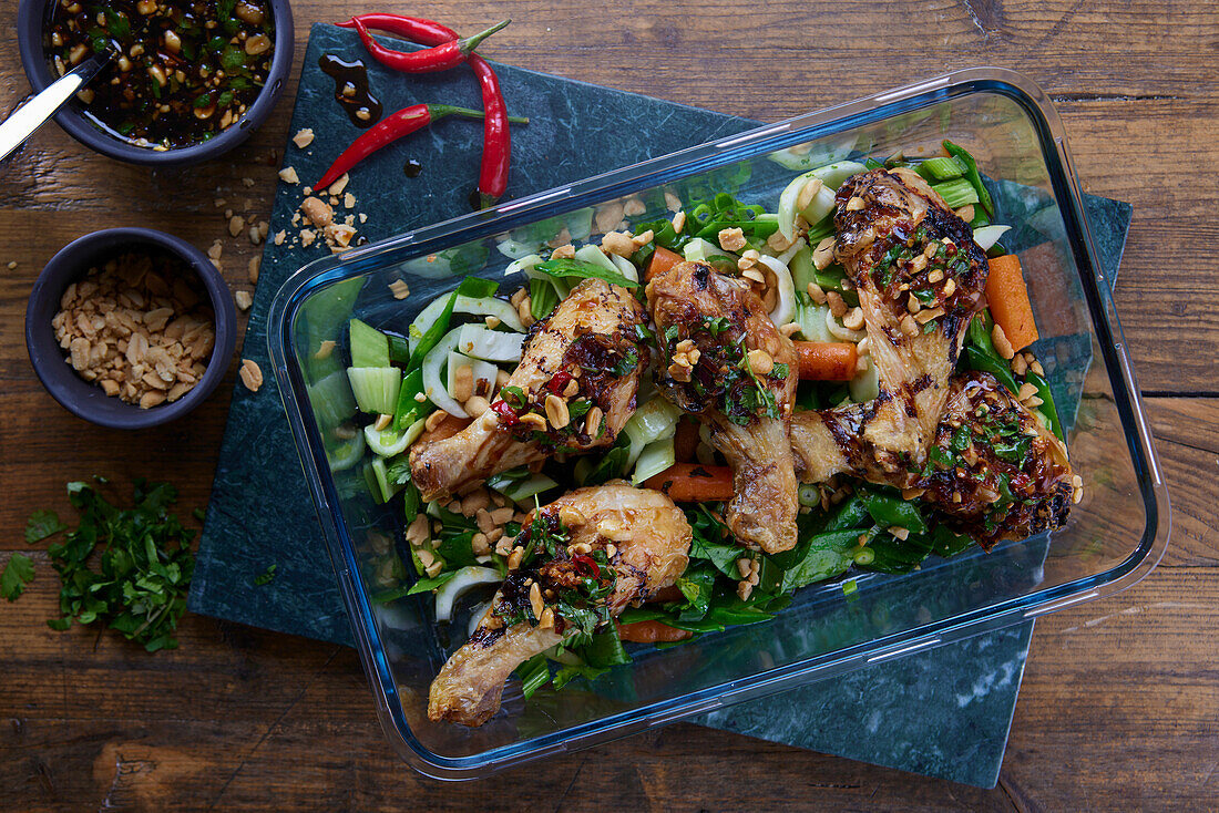 Chicken legs with peanut-coriander topping for picnics