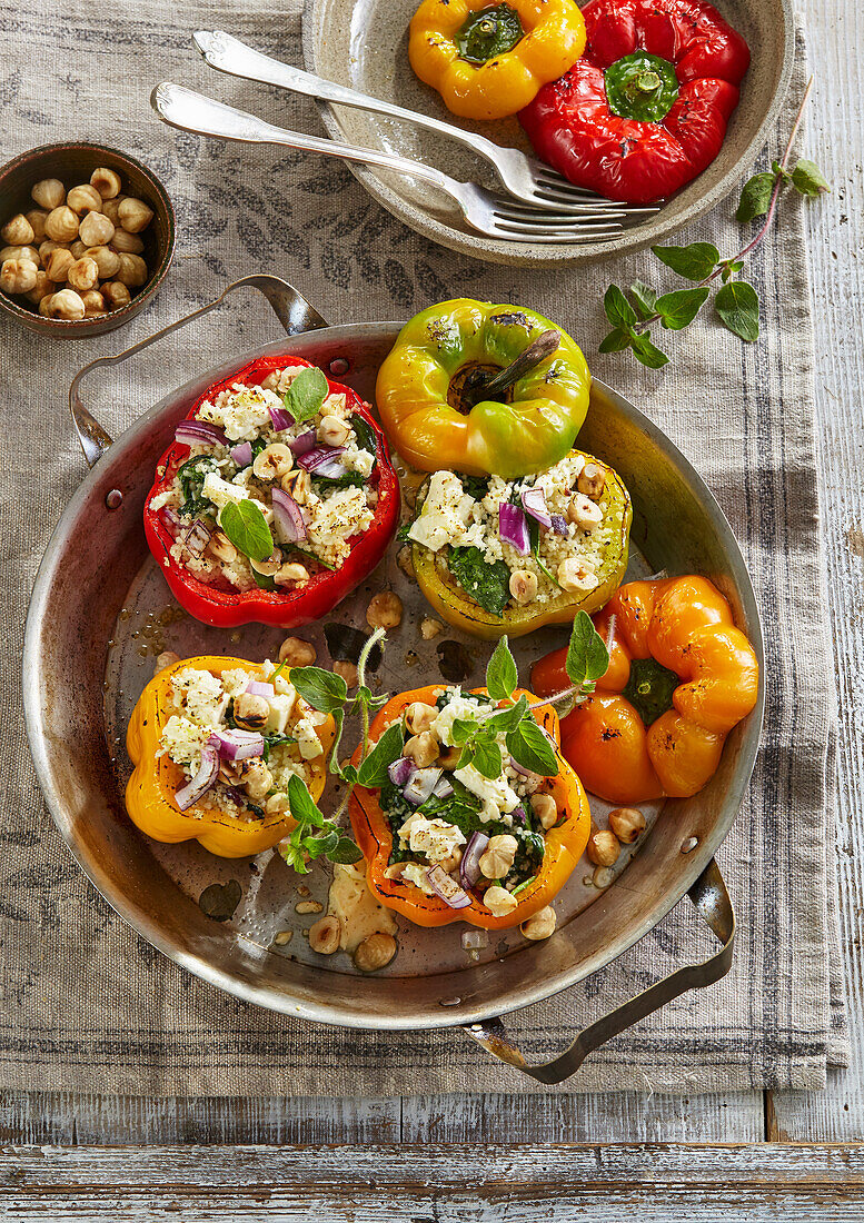 Vegetarisch gefüllte Paprikaschoten