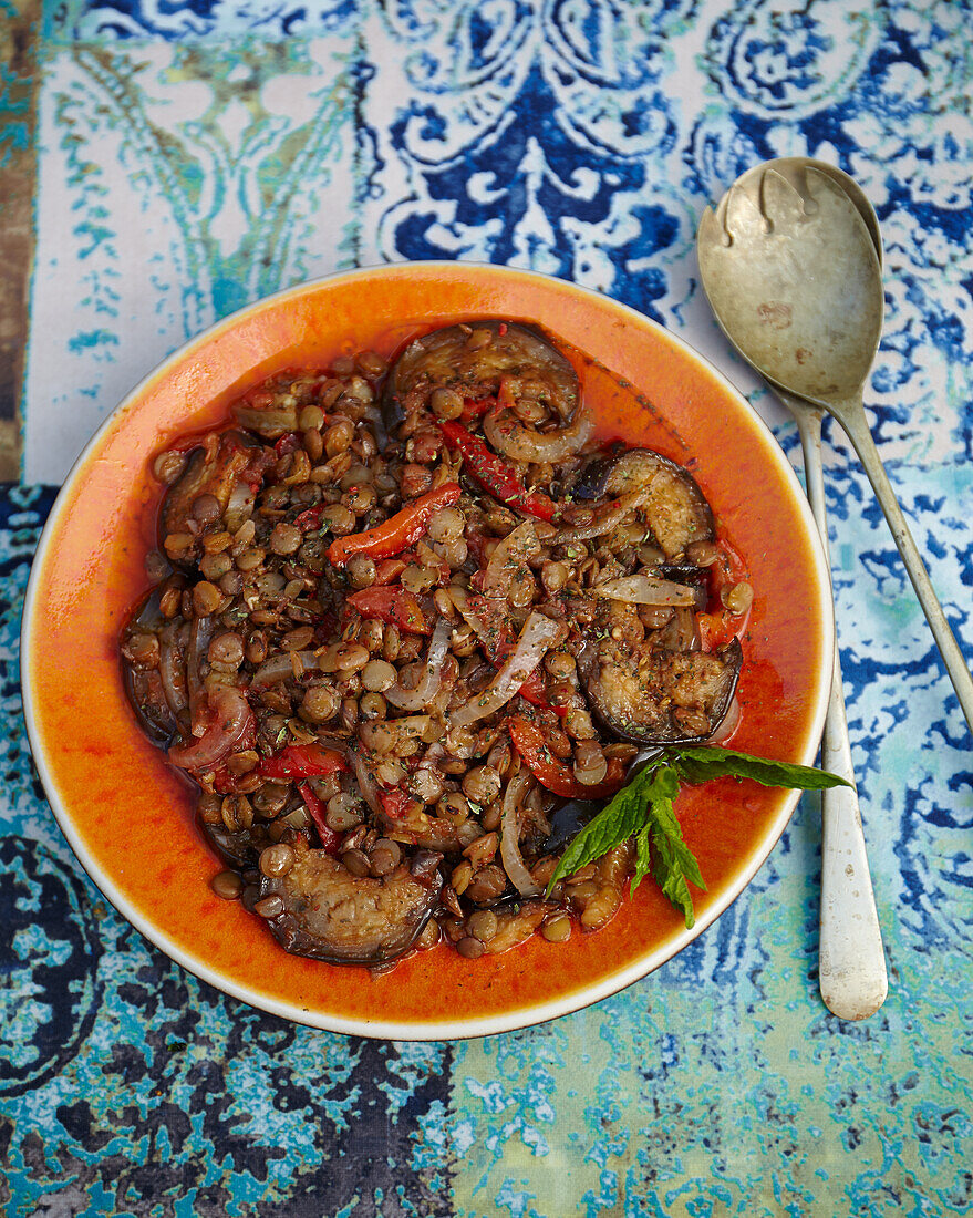 Türkische Auberginen mit Linsen und Paprika