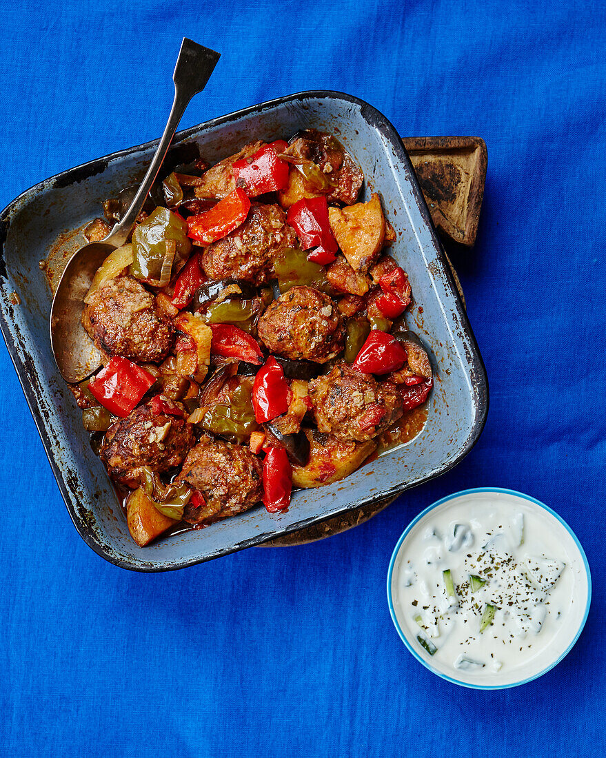 Baked meatballs with vegetables (Turkey)