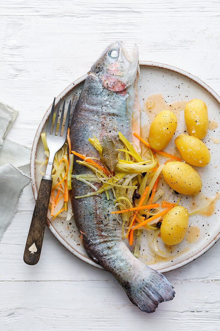 Blue trout with potatoes