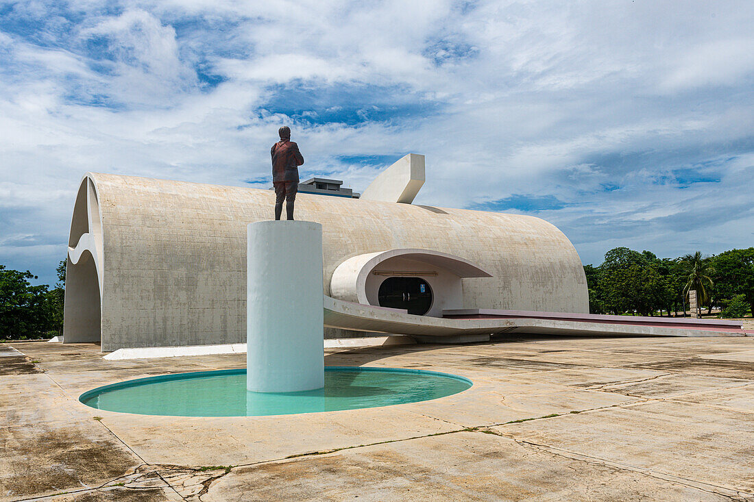 Oscar Niemeyers Memorial Coluna Prestes, Palmas, Tocantins, Brazil, South America