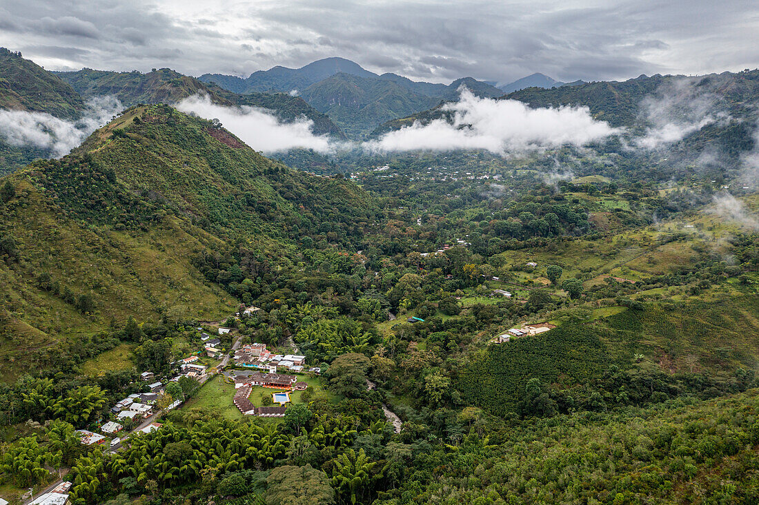 Luftaufnahme der UNESCO-Welterbestätte, Tierradentro, Kolumbien, Südamerika