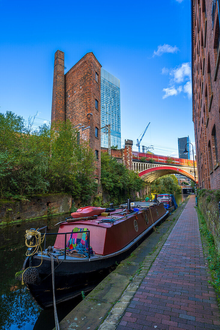 Manchester-Kanal mit Lastkähnen in Castlefield, Manchester, Lancashire, England, Vereinigtes Königreich, Europa
