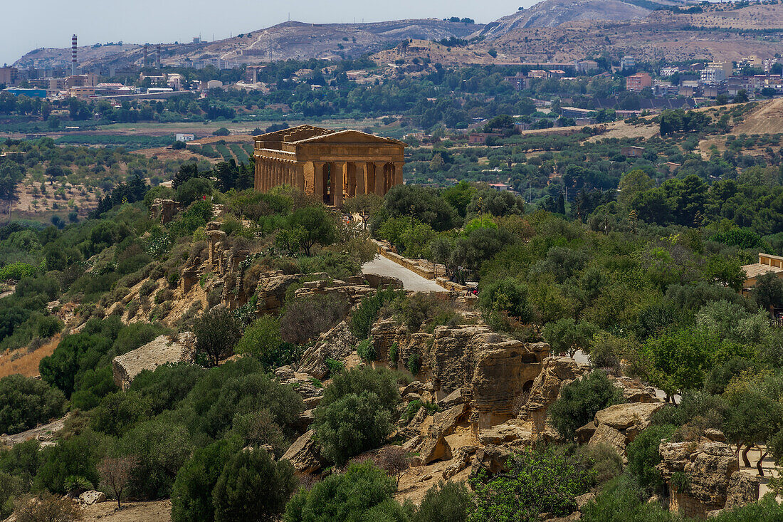 Ancient Greek temple of Concordia, panoramic day view in the Valle dei Templi, Agrigento, UNESCO World Heritage Site, Sicily, Italy, Mediterranean, Europe