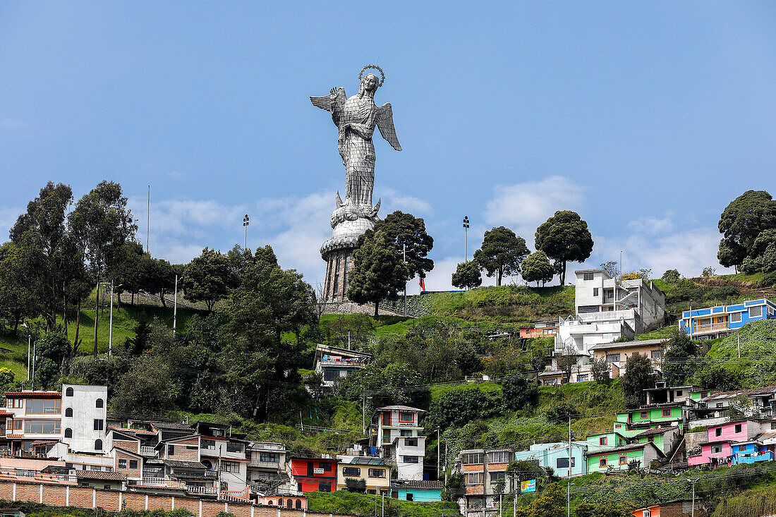 Die Jungfrau von El Panecillo (Jungfrau von Quito) von der gleichnamigen Skulptur, Quito, Ecuador, Südamerika