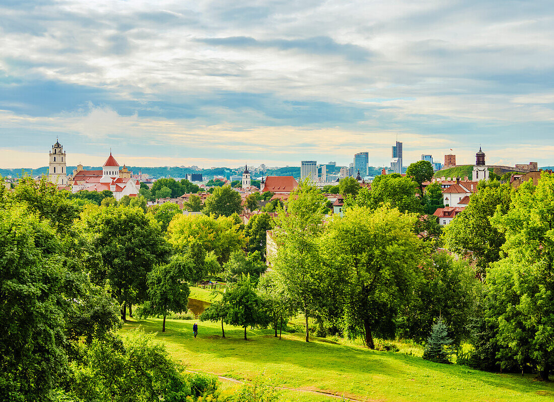 Kudru-Park und Skyline der Stadt, Vilnius, Litauen, Europa