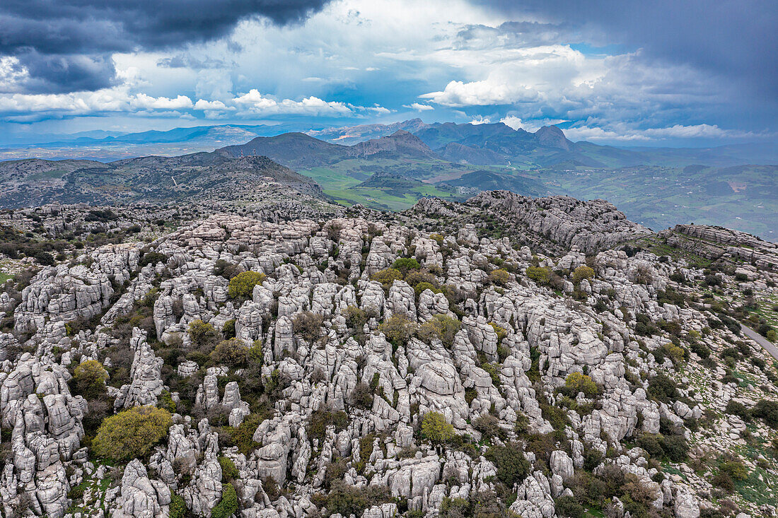 Luftaufnahme des Naturschutzgebietes El Torcal de Antequera, Antequera, Andalusien, Spanien, Europa