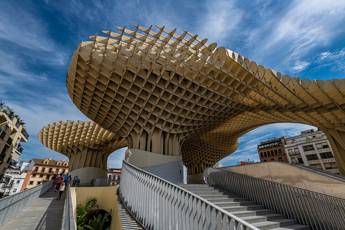 Metropol Parasol, eine der größten Holzkonstruktionen, Sevilla, Andalusien, Spanien, Europa
