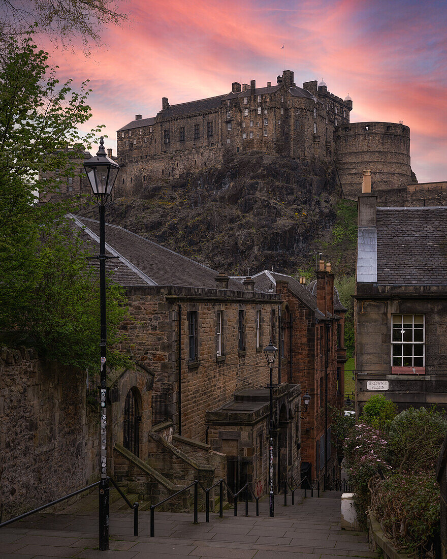 Edinburgh Castle sunset, UNESCO World Heritage Site, Edinburgh, Lothian, Scotland, United Kingdom, Europe