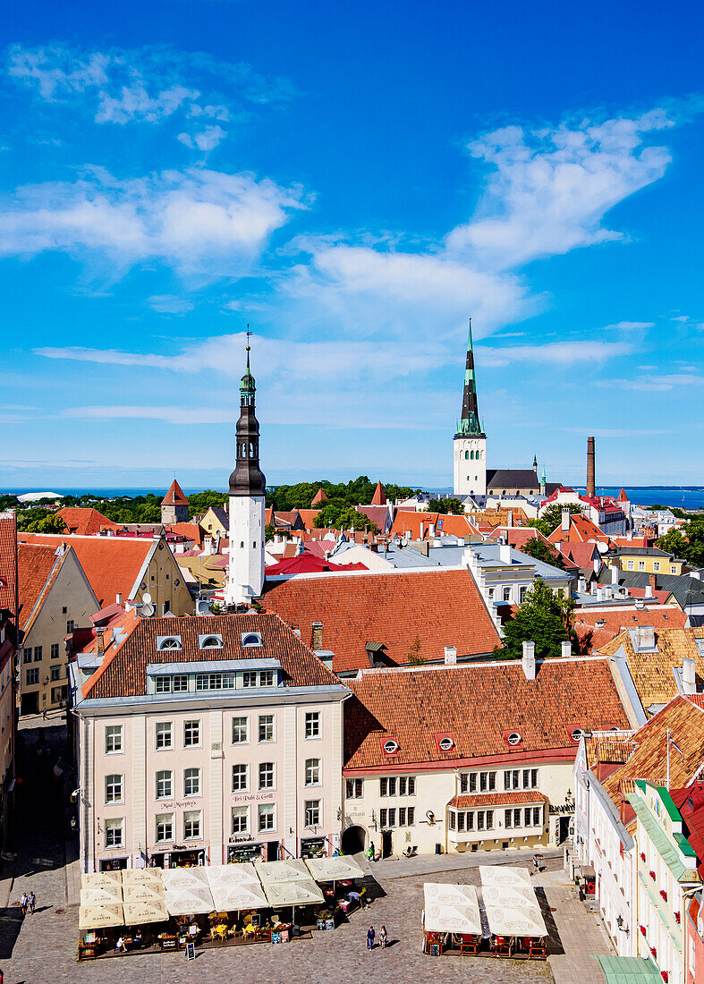 Raekoja plats, Old Town Market Square, elevated view, UNESCO World Heritage Site, Tallinn, Estonia, Europe