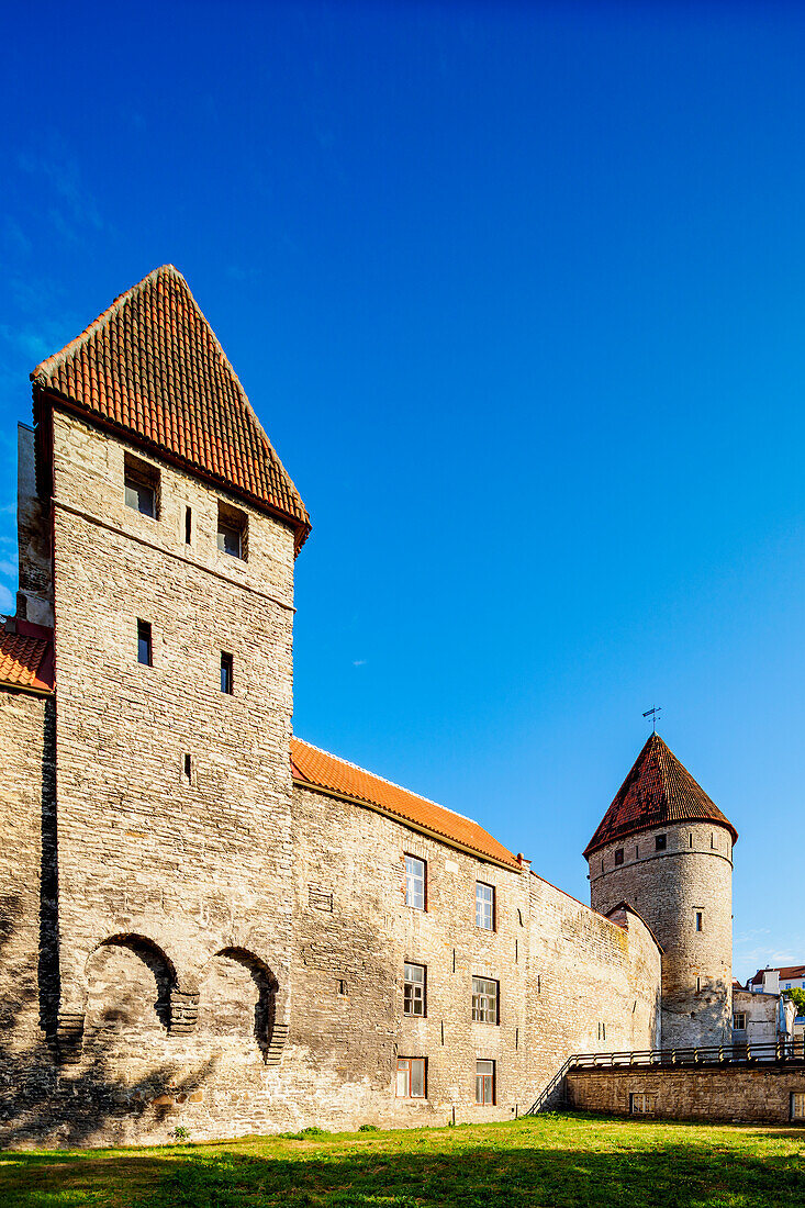 Old Town Walls, UNESCO World Heritage Site, Tallinn, Estonia, Europe