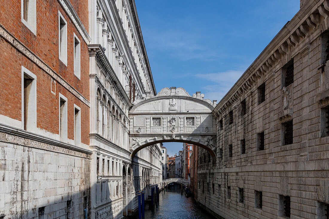 Blick auf die Seufzerbrücke, Rio di Palazzo, Venedig, UNESCO-Weltkulturerbe, Venetien, Italien, Europa