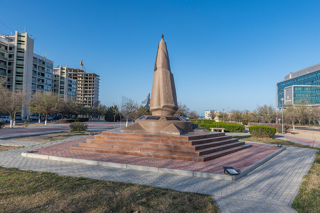 Denkmal für Friedenssoldaten, Aktau, Kaspisches Meer, Kasachstan, Zentralasien, Asien