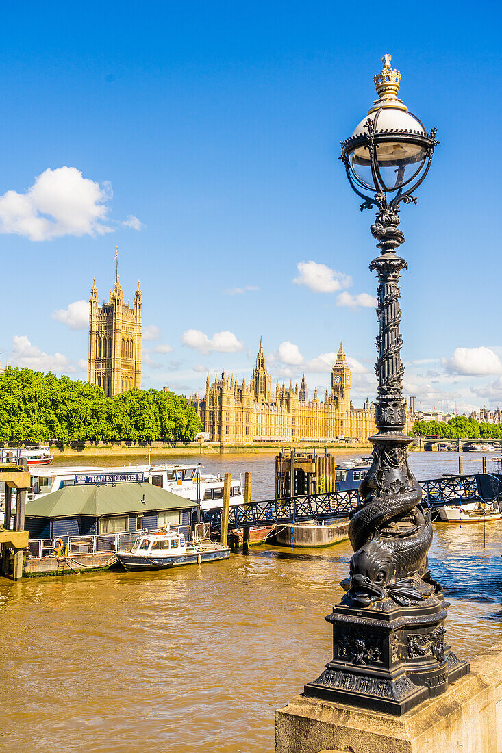 Houses of Parliament und Big Ben, Westminster, von der anderen Seite der Themse, London, England, Vereinigtes Königreich, Europa
