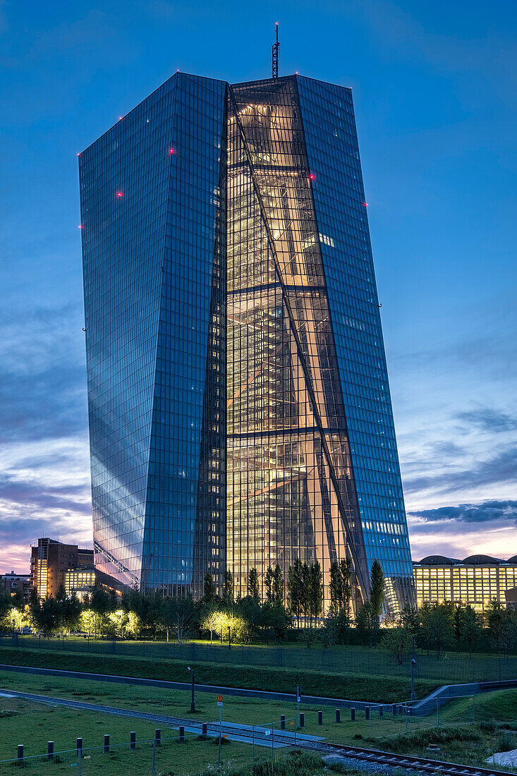 The new European Central Bank skyscraper building at night, Frankfurt, Hesse, Germany, Europe