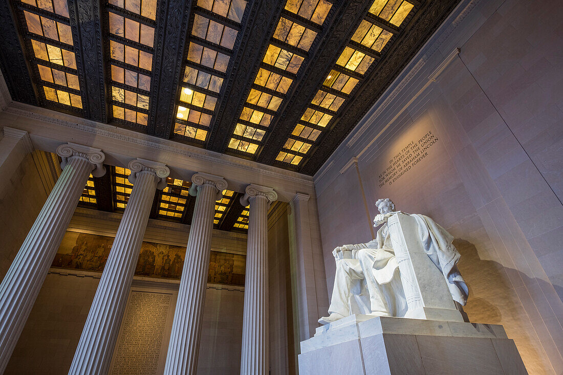 Das Innere des Lincoln Memorials, National Mall, Washington DC, Vereinigte Staaten von Amerika, Nordamerika